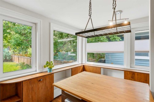 439 13 Avenue Ne, Calgary, AB - Indoor