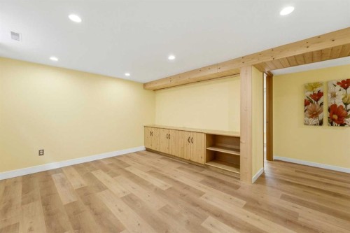 439 13 Avenue Ne, Calgary, AB - Indoor