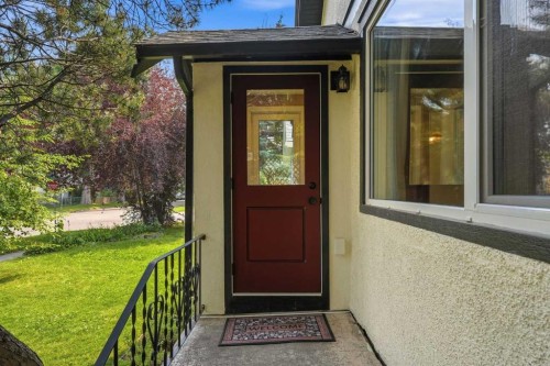 439 13 Avenue Ne, Calgary, AB - Outdoor With Exterior