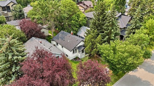439 13 Avenue Ne, Calgary, AB - Outdoor