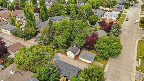 439 13 Avenue Ne, Calgary, AB - Outdoor