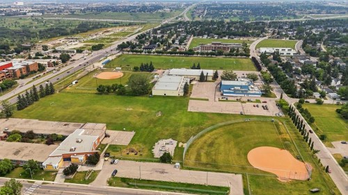 439 13 Avenue Ne, Calgary, AB - Outdoor With View