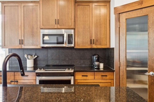 70 Cortina Way Sw, Calgary, AB - Indoor Photo Showing Kitchen
