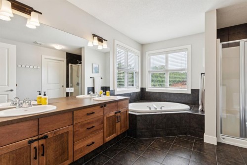 70 Cortina Way Sw, Calgary, AB - Indoor Photo Showing Bathroom