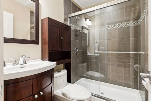 70 Cortina Way Sw, Calgary, AB - Indoor Photo Showing Bathroom