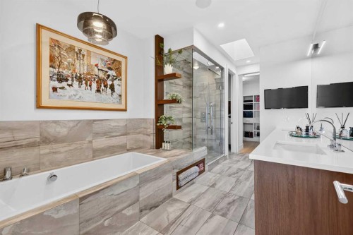 3936 1A Street Sw, Calgary, AB - Indoor Photo Showing Bathroom