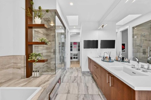 3936 1A Street Sw, Calgary, AB - Indoor Photo Showing Bathroom