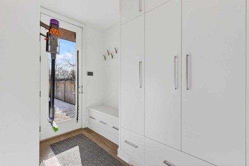 3936 1A Street Sw, Calgary, AB - Indoor Photo Showing Other Room