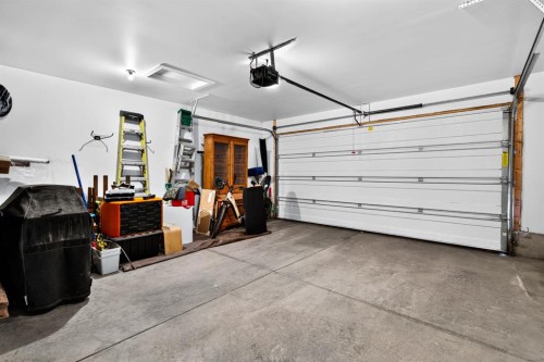 3936 1A Street Sw, Calgary, AB - Indoor Photo Showing Garage