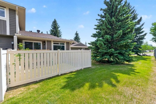 12-14736 Deerfield Drive Se, Calgary, AB - Outdoor