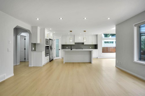 191 Cranwell Crescent Se, Calgary, AB - Indoor Photo Showing Kitchen