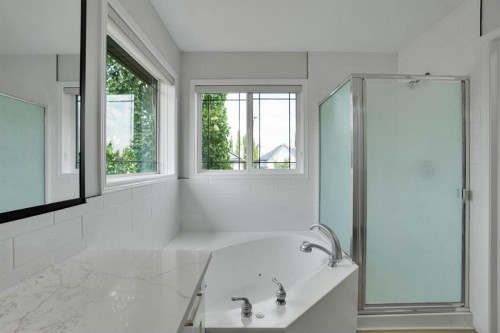191 Cranwell Crescent Se, Calgary, AB - Indoor Photo Showing Bathroom