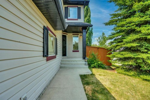 191 Cranwell Crescent Se, Calgary, AB - Outdoor