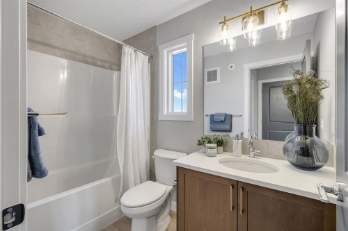 3 Tillotson Downs, Okotoks, AB - Indoor Photo Showing Bathroom