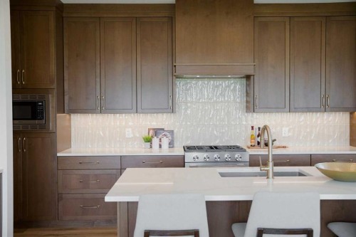 460 Discovery Place Sw, Calgary, AB - Indoor Photo Showing Kitchen With Upgraded Kitchen