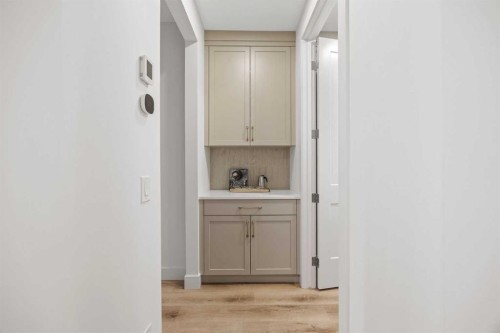 460 Discovery Place Sw, Calgary, AB - Indoor Photo Showing Other Room