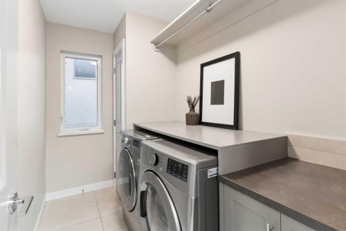 2003 32 Avenue Sw, Calgary, AB - Indoor Photo Showing Laundry Room