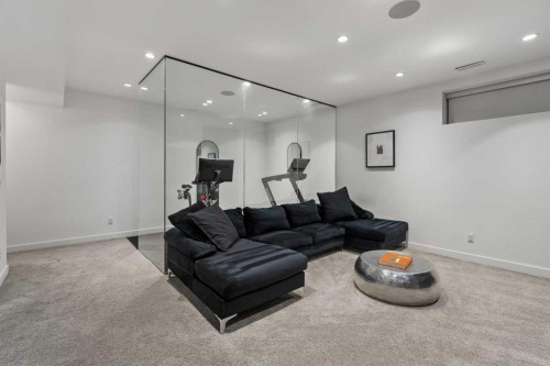 2003 32 Avenue Sw, Calgary, AB - Indoor