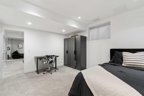 2003 32 Avenue Sw, Calgary, AB - Indoor Photo Showing Bedroom