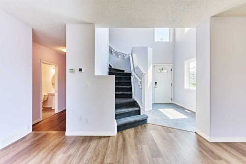 153 Royal Birch Bay Nw, Calgary, AB - Indoor Photo Showing Other Room