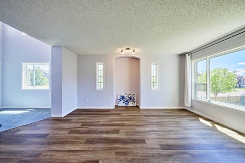 153 Royal Birch Bay Nw, Calgary, AB - Indoor Photo Showing Other Room