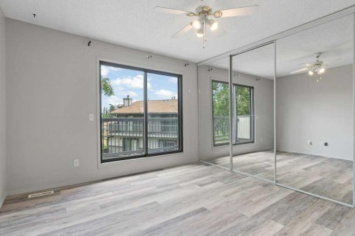 141-7172 Coach Hill Road Sw, Calgary, AB - Indoor Photo Showing Other Room