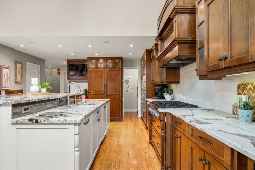 10819 Willowfern Drive Se, Calgary, AB - Indoor Photo Showing Kitchen