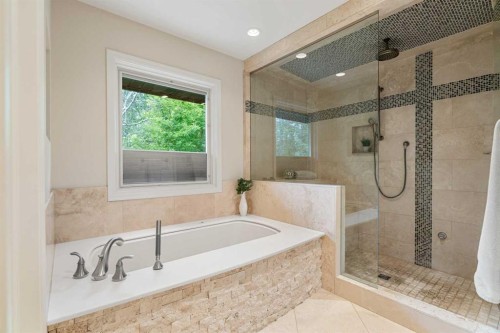 10819 Willowfern Drive Se, Calgary, AB - Indoor Photo Showing Bathroom