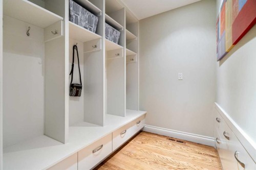 10819 Willowfern Drive Se, Calgary, AB - Indoor