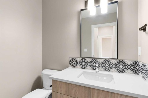 58 Vincent Crescent, Olds, AB - Indoor Photo Showing Bathroom