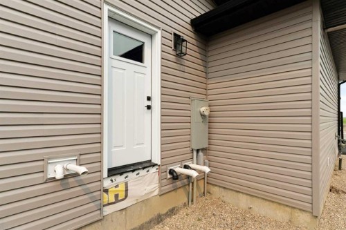 58 Vincent Crescent, Olds, AB - Outdoor With Exterior
