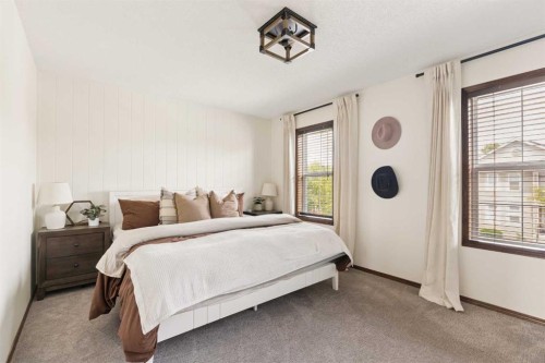 4331 Elgin Avenue Se, Calgary, AB - Indoor Photo Showing Bedroom