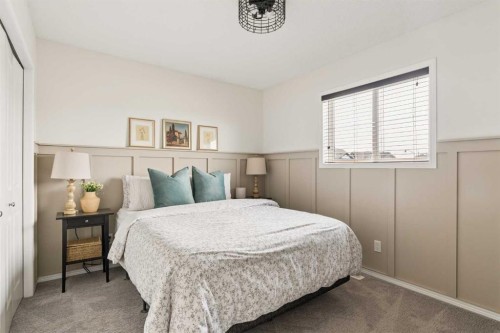 4331 Elgin Avenue Se, Calgary, AB - Indoor Photo Showing Bedroom