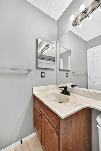 163 Valley Crest Close Nw, Calgary, AB - Indoor Photo Showing Bathroom