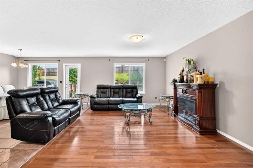 163 Valley Crest Close Nw, Calgary, AB - Indoor Photo Showing Living Room