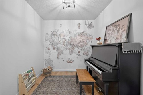 16 Legacy Manor Se, Calgary, AB - Indoor Photo Showing Other Room