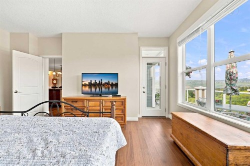 14 Ridge View Place, Cochrane, AB - Indoor Photo Showing Bedroom