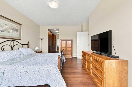 14 Ridge View Place, Cochrane, AB - Indoor Photo Showing Bedroom
