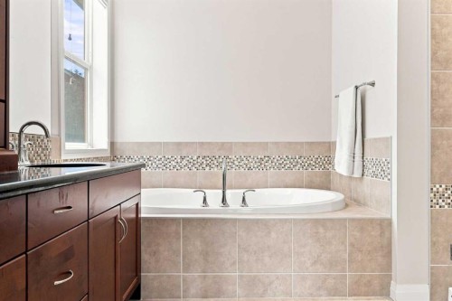 14 Ridge View Place, Cochrane, AB - Indoor Photo Showing Bathroom