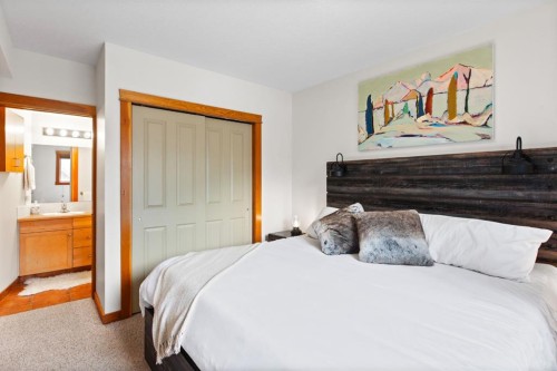 209-1160 Railway Avenue, Canmore, AB 