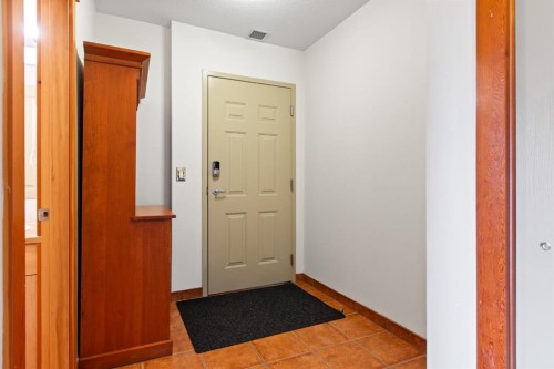 209-1160 Railway Avenue, Canmore, AB 