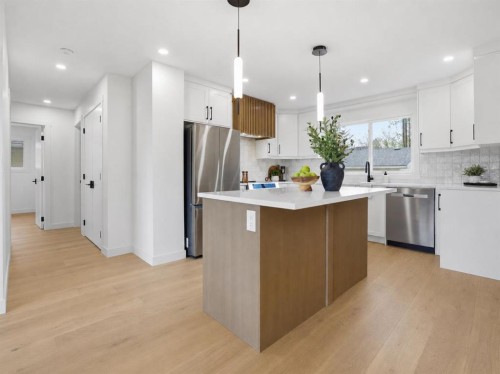 5439 Dalrymple Crescent Nw, Calgary, AB - Indoor Photo Showing Kitchen With Stainless Steel Kitchen With Upgraded Kitchen