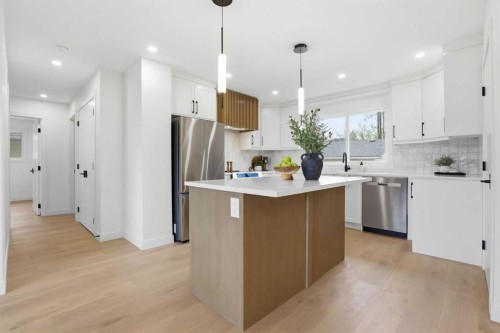 5439 Dalrymple Crescent Nw, Calgary, AB - Indoor Photo Showing Kitchen With Stainless Steel Kitchen With Upgraded Kitchen