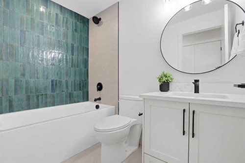 5439 Dalrymple Crescent Nw, Calgary, AB - Indoor Photo Showing Bathroom