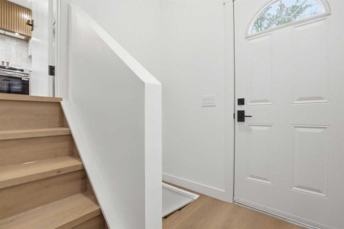 5439 Dalrymple Crescent Nw, Calgary, AB - Indoor Photo Showing Other Room