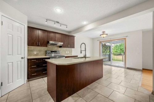 115 Macewan Park Circle, Calgary, AB - Indoor Photo Showing Kitchen