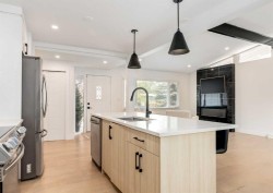 1323 106 Avenue SW Calgary, AB T2W 0B8