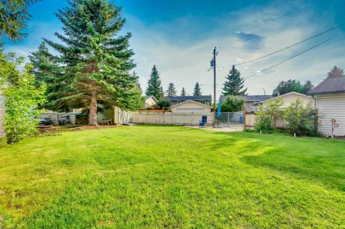 15 Southdale Bay Sw, Calgary, AB - Outdoor