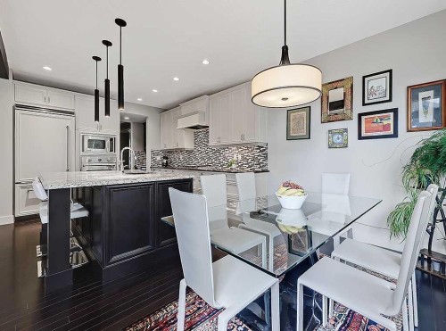 9318 14 Avenue Sw, Calgary, AB - Indoor Photo Showing Dining Room