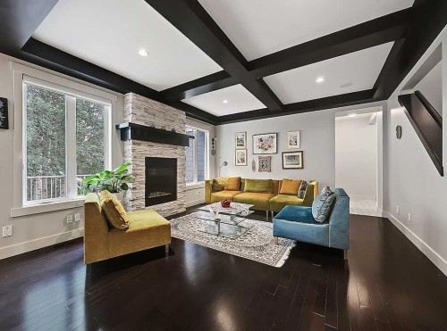 9318 14 Avenue Sw, Calgary, AB - Indoor Photo Showing Living Room With Fireplace